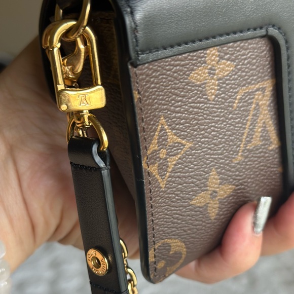 LOUIS VUITTON Padlock On Strap Monogram Handbag - Picture 11 of 13